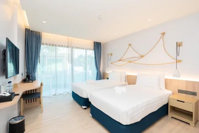 豪华泳池景双床间 — Panwaburi Beachfront Resort